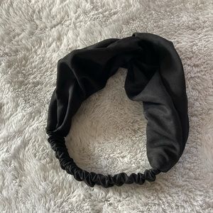 NWOT Twist front head wrap